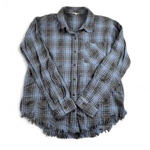Hem & Thread Women's Blue Plaid Button Up Shirt - Size Medium - Frayed